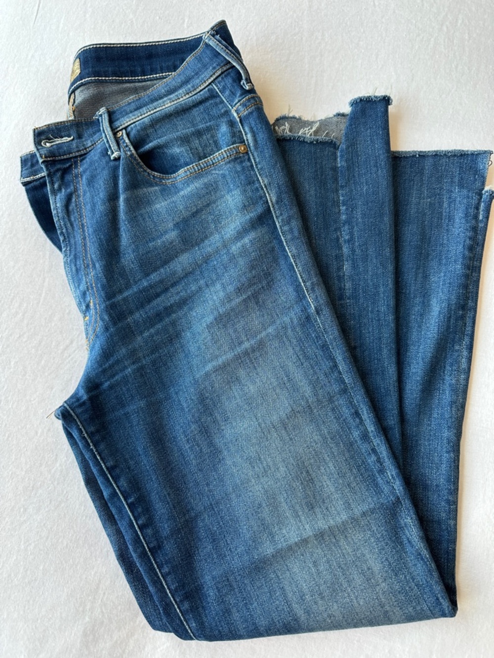MOTHER Blue Ankle Crop Jeans